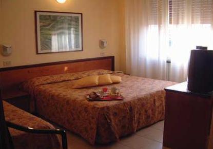 Hotel Moderno Rimini Phòng bức ảnh